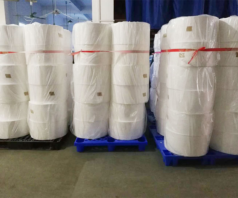直发工厂白色黑色熔喷布PFE90+95+99+现货熔喷无纺布盐性批发2.jpg